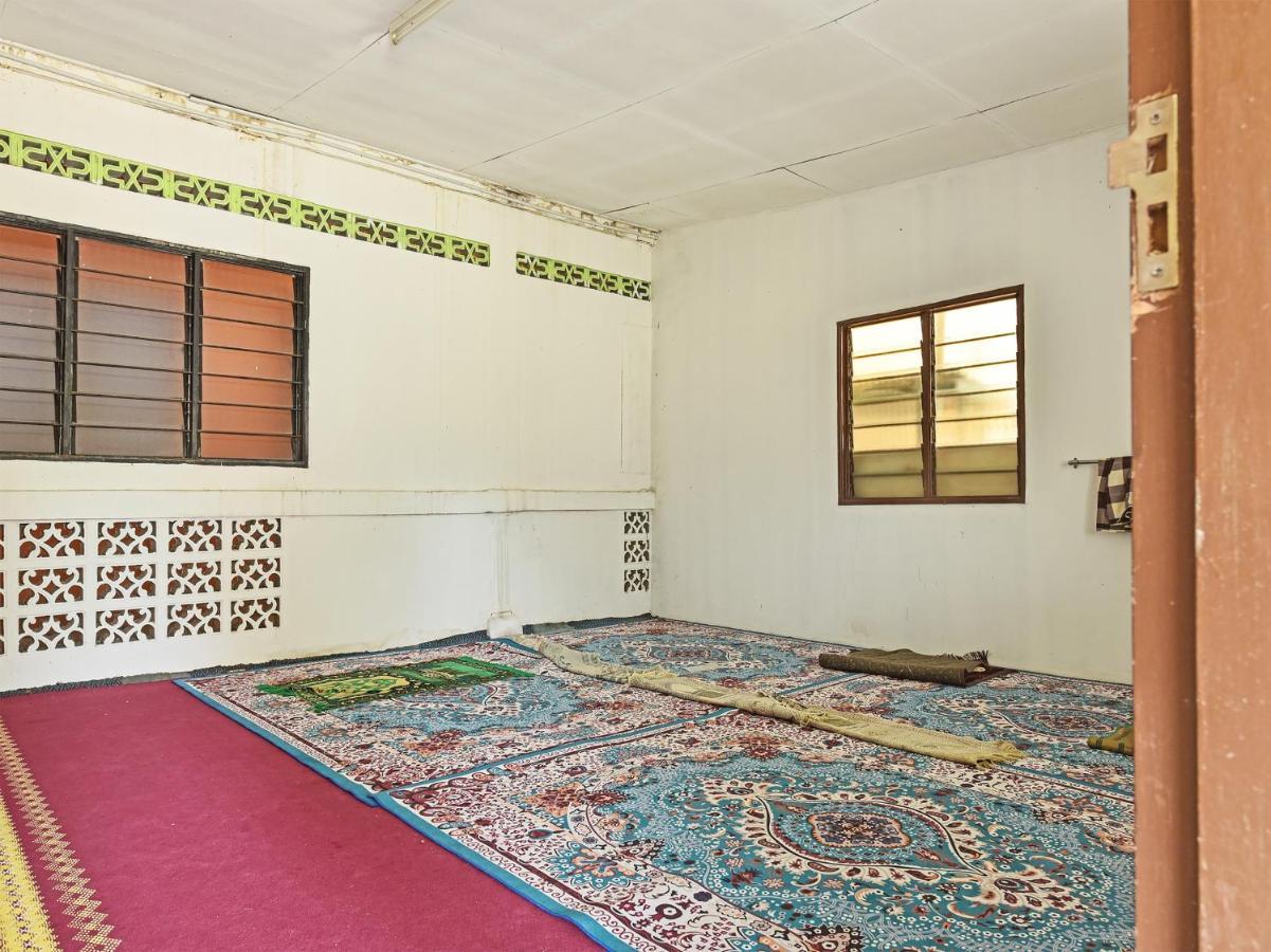 Oyo 90454 Haza Harmoni Guesthouse Kota Bharu Bagian luar foto