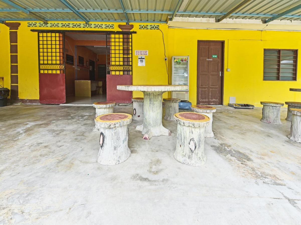 Oyo 90454 Haza Harmoni Guesthouse Kota Bharu Bagian luar foto